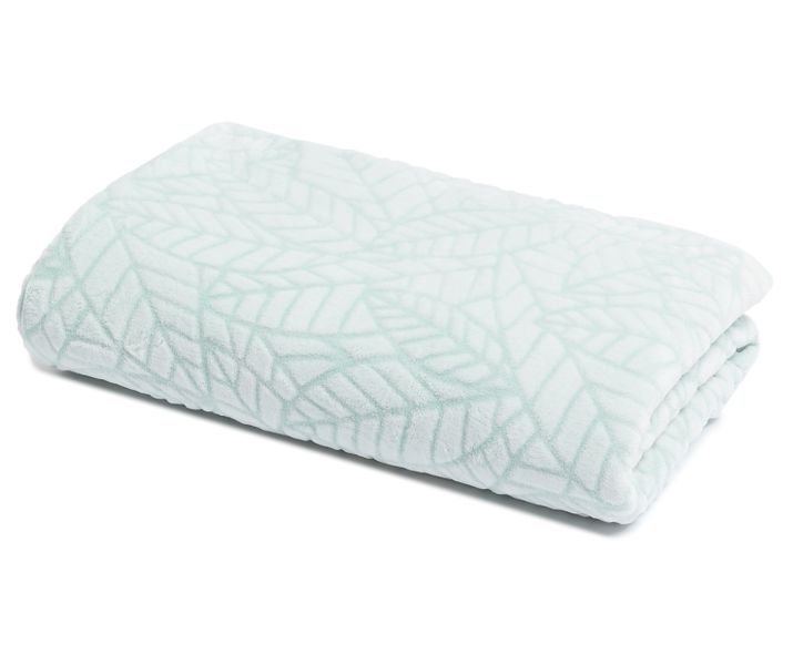 George &amp; Mason - 3D Embossed Leaf Throw