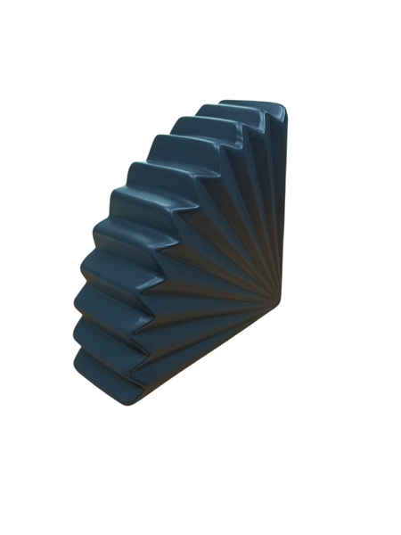 A Porcelain Book Holder Compatible With HP12-05