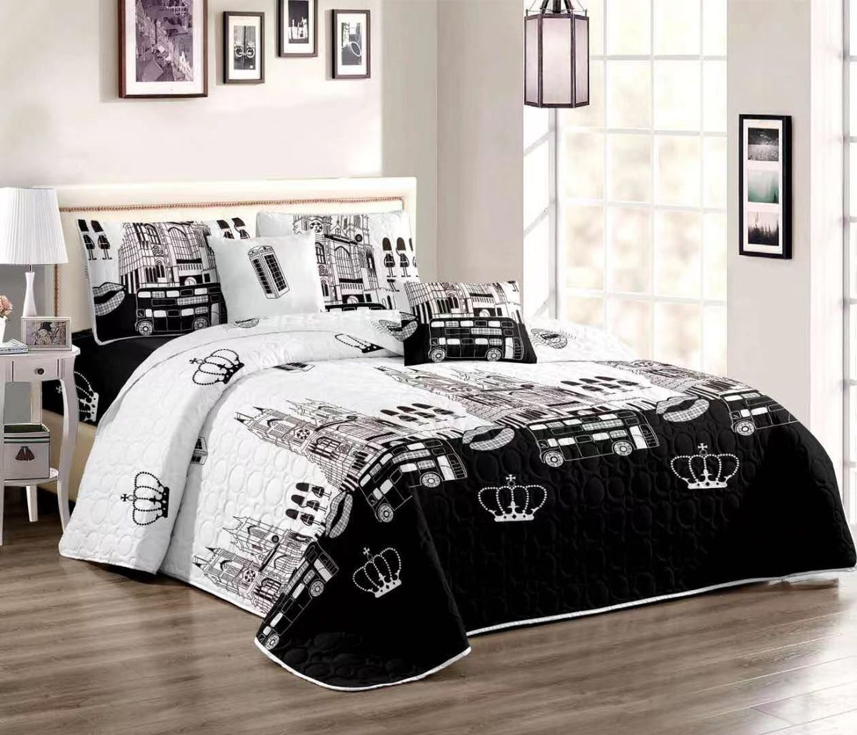 5pc Quilt Set White & Black Building Bedspread Set