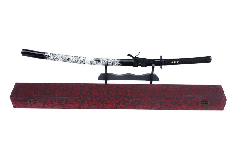 Traditional Ultra Premium Japanese Katana with Stand (Doragon'notsume)