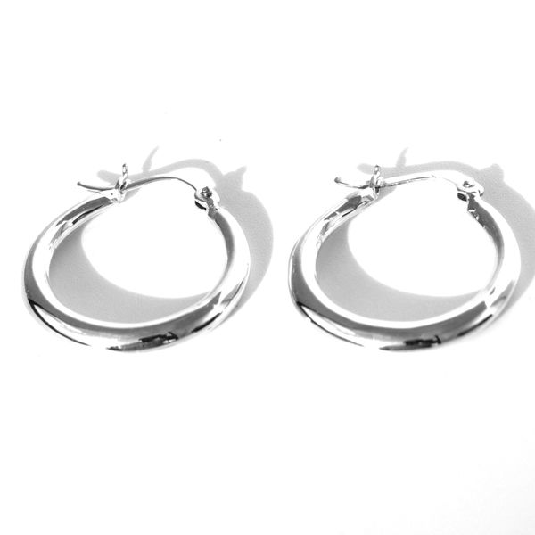 25mm Silver Hoop Earring with Tapered Design