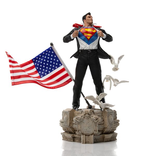 DC Comics Clark Kent Deluxe Art Scale 1/10 Statue