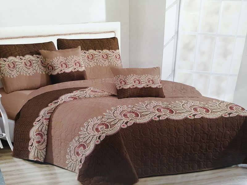 5 Piece Quilt Set Brown Flower Designed Bedsprea image