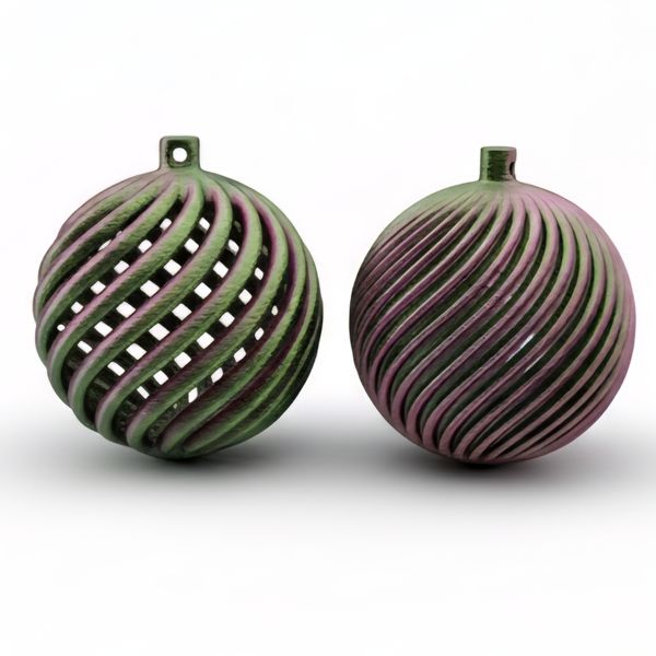 Christmas Tree Decorations - Swirl Design Balls, 4 Pack (Red &amp; Green)