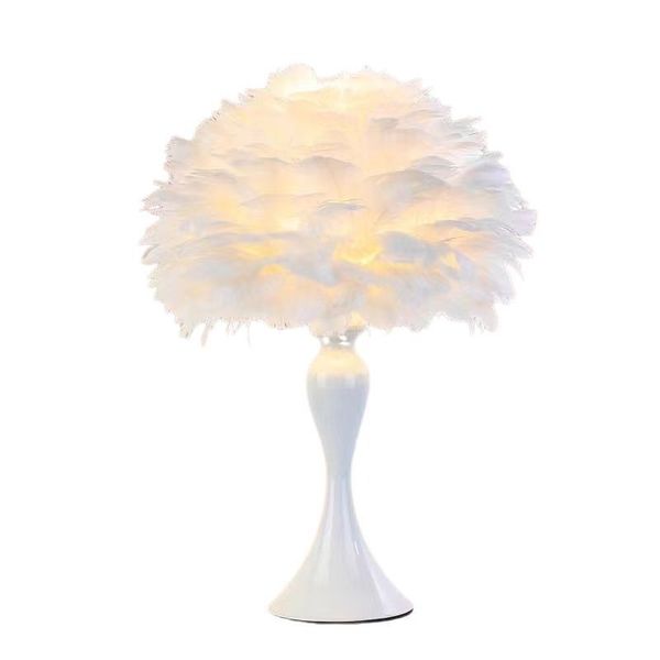 Elegant Feather Table Lamp - A Touch of Fairy Spirit for Your Home