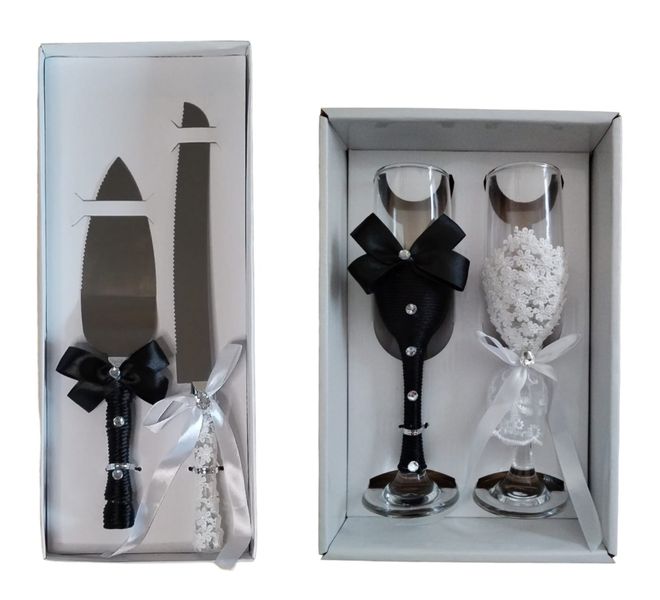 Wedding Cake Server Set with Matching Champagne Flutes - Black and White