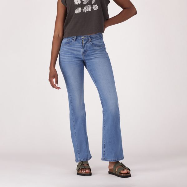 Levi's® Women's Curvy Flare - Med Indigo