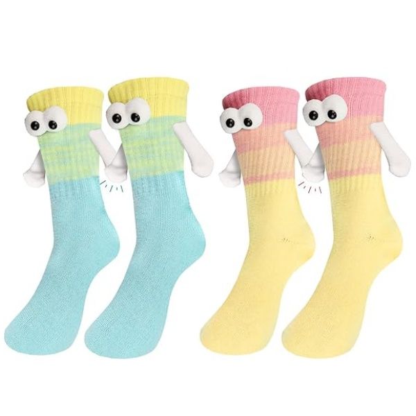 3D Dolls Funny Magnetic Holding Hands Socks 2 Pairs