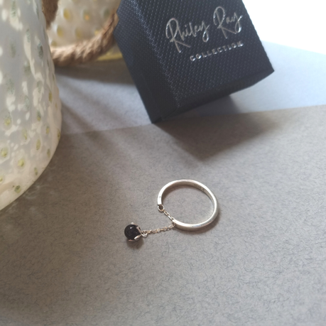 Adjustable Silver Chain Ring with Black Pearl