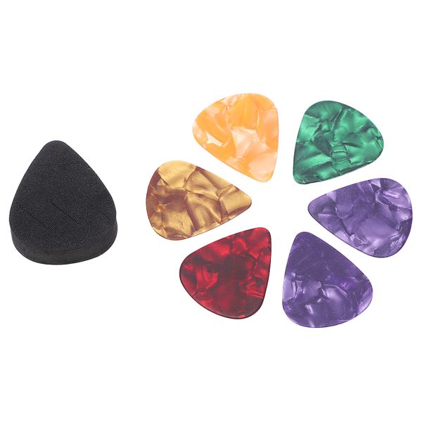 Pick holder case with 6 guitar picks