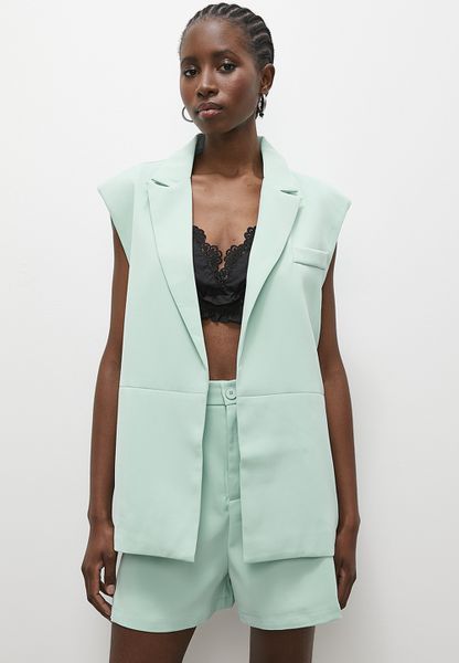 Sleeveless Blazer