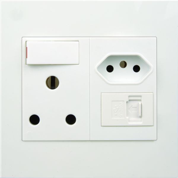 DENA, 1x16A, 1xIEC, 1xshuttered USB 4x4 Socket