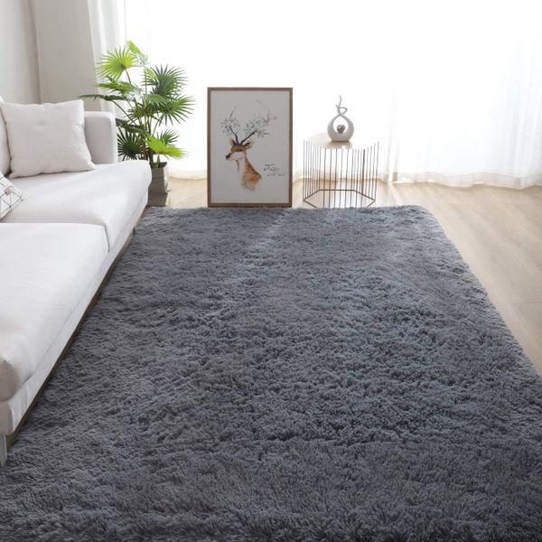 Light fluffy shaggy Rug/Carpet