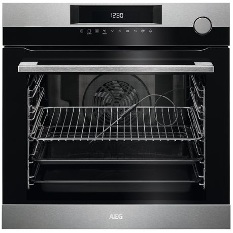 AEG 60cm 7000 Series built-in single oven with 77L capacity