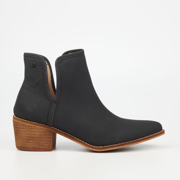 Miss Black Women Black Pointed Toe Rubber Sole Boots