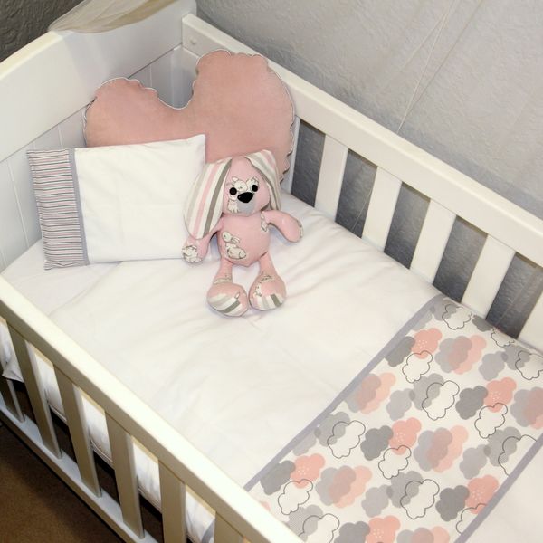2 Piece Cot Duvet and Pillow Cover Set / Blush &amp; Silver Clouds