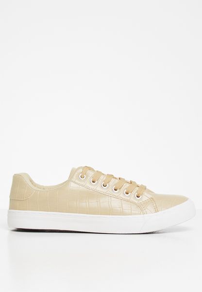 Women's Miss Black Baker 6 Sneaker - Neutral