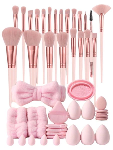 46 Piece Makeup Brush Collection With Beauty Blenders &amp; Powder Puffs - Pink