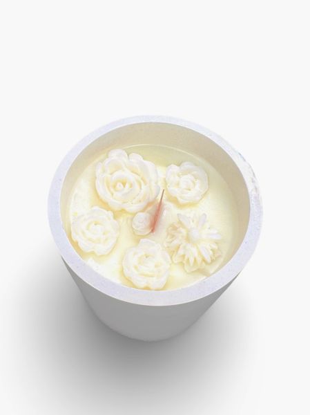 Luxury Handcrafted Floral Scented Candle - Rose &amp; Blossom Design