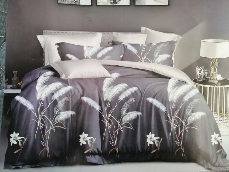 5 Piece Quilt Set White Flower Bedspread Set image