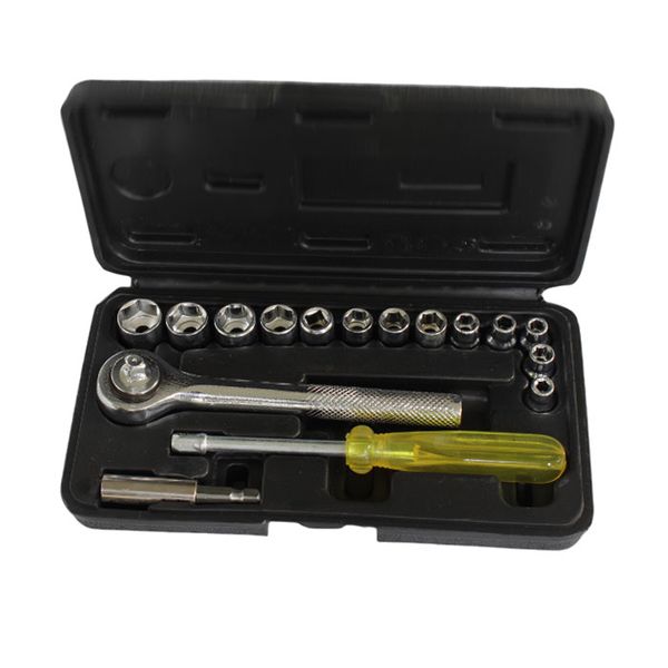 17 Piece Socket Wrench Tool Set in Case