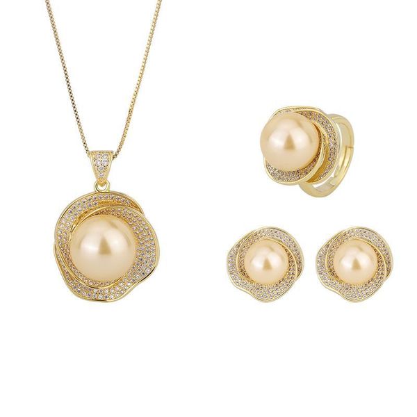 18k Golden Shell Bead Women's Jewelry Set