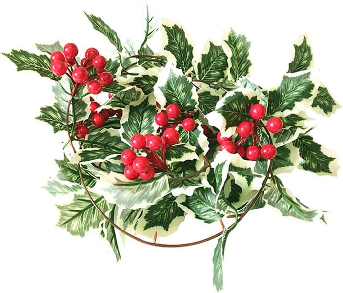 Hanging Berry Holly Leaf Garland - 2m