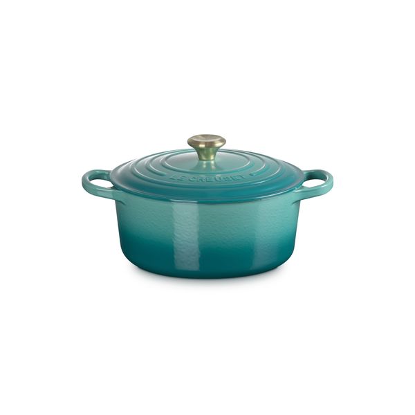 Le Creuset Cast Iron Signature Round Casserole with Light Gold Knob - 22cm