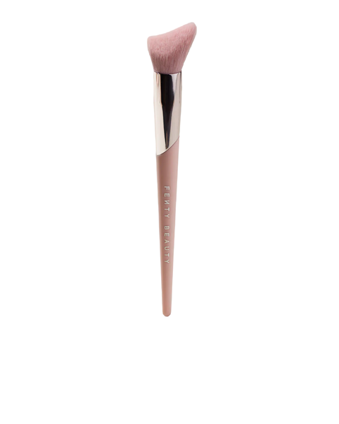 Fenty Beauty - Cheek-Hugging Highlight Brush 120