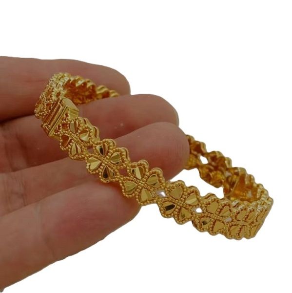 Stunning Gold-Plated Bangle - Elegant, Luxury, Accessory, Perfect for Daily