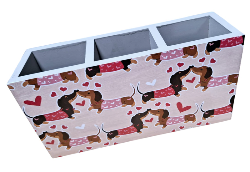 Cutlery/Stationary Holder - Showing Dog Love