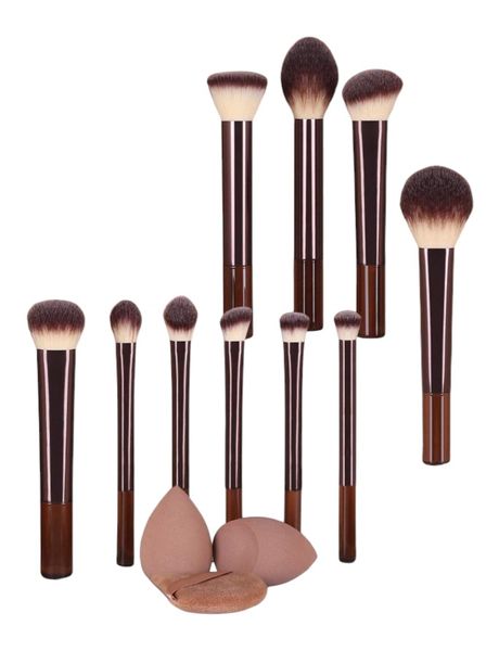 13 Piece Makeup Brush Set With Beauty Blender Sponges &amp; Powder Puff - Brown