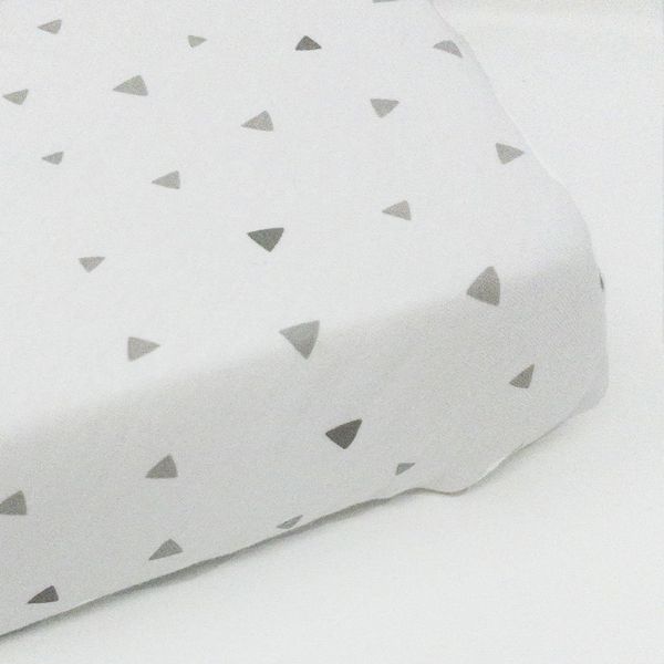 little acorn | Triangles Cot Fitted Sheet (66x132cm)