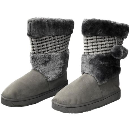 Uggs boots with outlet fur balls