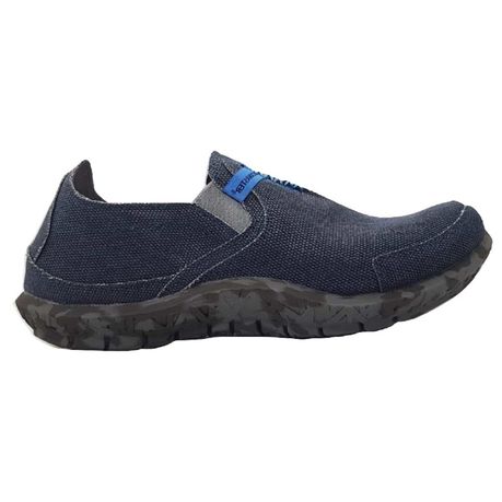 Buckmaster deals water shoes