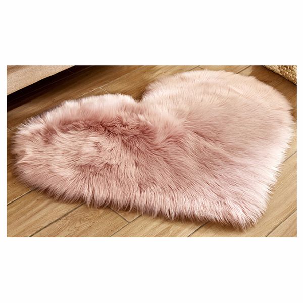 Faux Fur Heart Rug (70cm x 90cm) - Mink