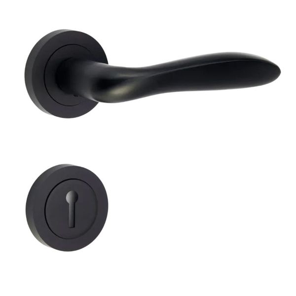 Oldham On Rose, Black