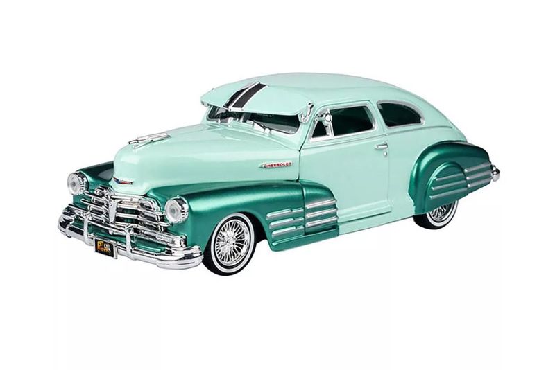 Motormax Get Low 1:24 Scale 1948 Chevy Aerosedan Fleetline - Green