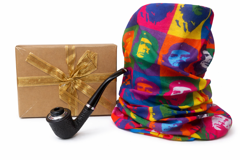 Retro Che Cuban Style Smoking Pipe and Neck Gaitor Gift Set