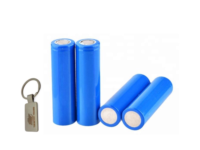 4 Pieces 3.7V Flat Lithium Battery 18650 8800mAh With TIT Keychain