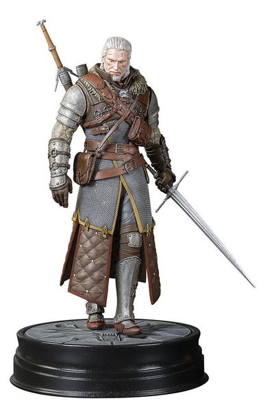 Dark Horse: The Witcher 3 Wild Hunt Figure - Geralt Grandmaster Ursine
