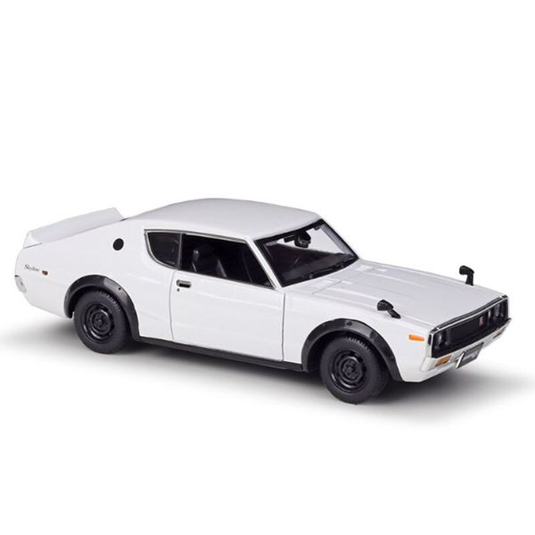 Maisto-1973 Nissan Skyline 2000 GT-R KPGC110 1:24 -White