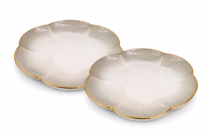 Set of 2 Porcelain Scalloped Serving Dishes with Gold Trim