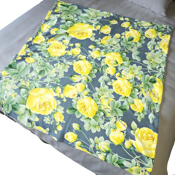 Bright Yellow Flower Pattern Light Weight Fleece Blanket
