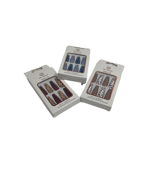 Touch Of Blue Leopard Print Press On Nails Set (3 Pieces)