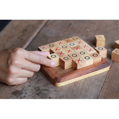 Winlay Tic Tac Toe Board Games 5x5 Noughts and Crosses Board Game XOXO  Stocking Stuffer  Living Room Game - Classic Tabletop Fun Travel Board  Strategy Game, Natural Brown: Buy Online at