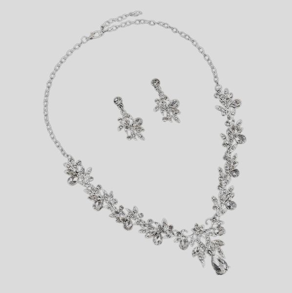 Elegant Leaf Shaped Necklace And Earrings Set (Daily Wear)-Silver
