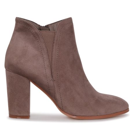 Freda block heel 2025 ankle bootie