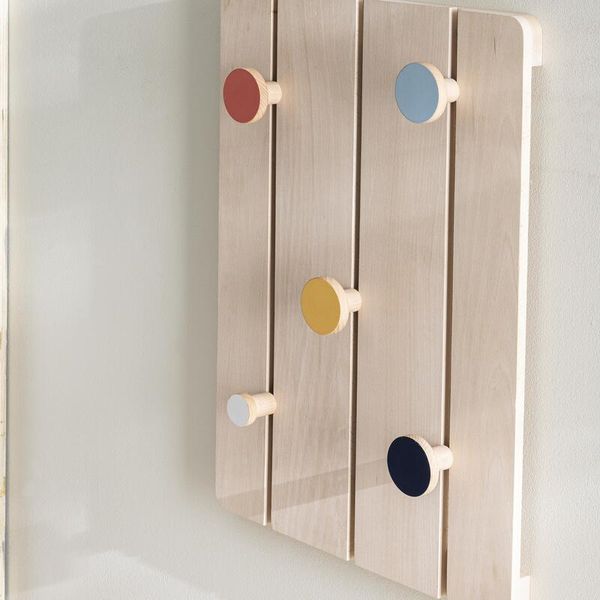 Spaceo koloro wood panel with 5 hooks multicolour