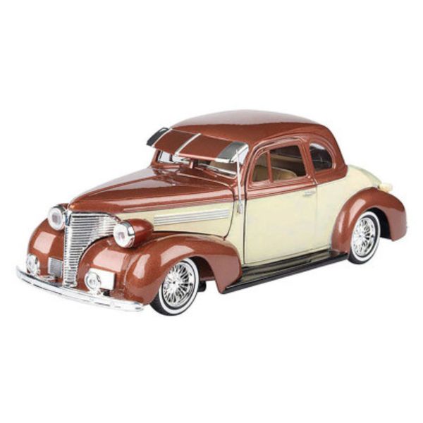 Motormax Get Low 1:24 Scale 1939 Chevrolet Coupe Metallic Brown &amp; Cream